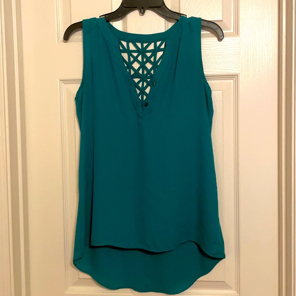 Sleeveless Green Blouse with Woven back